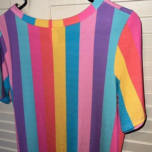 Lilypad, vibrant, striped twist front tunic, top size small, NWT - Picture 5 of 6